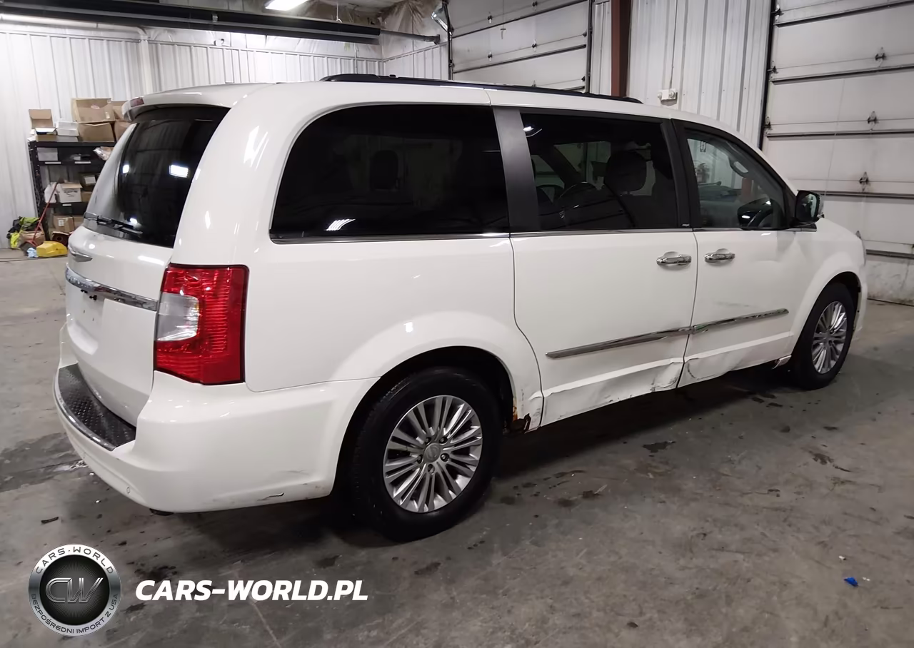 2013 Chrysler Town & Country Touring-L VIN:2C4RC1CG0DR777545 - 4