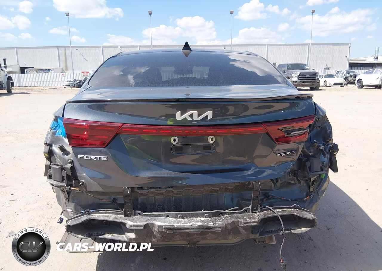 2023 Kia Forte Gt-Line VIN:3KPF54AD9PE573002 - 17