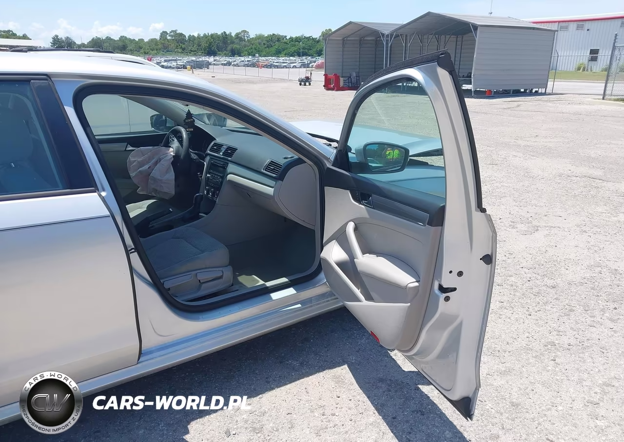 2014 Volkswagen Passat 1.8T S VIN:1VWAT7A30EC111373 - 5