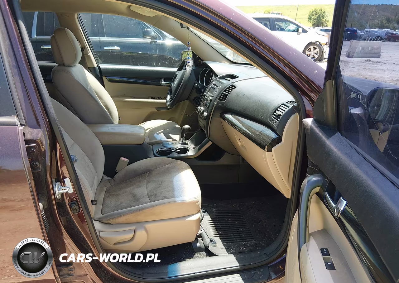 2013 Kia Sorento Lx VIN:5XYKT3A15DG380526 - 5