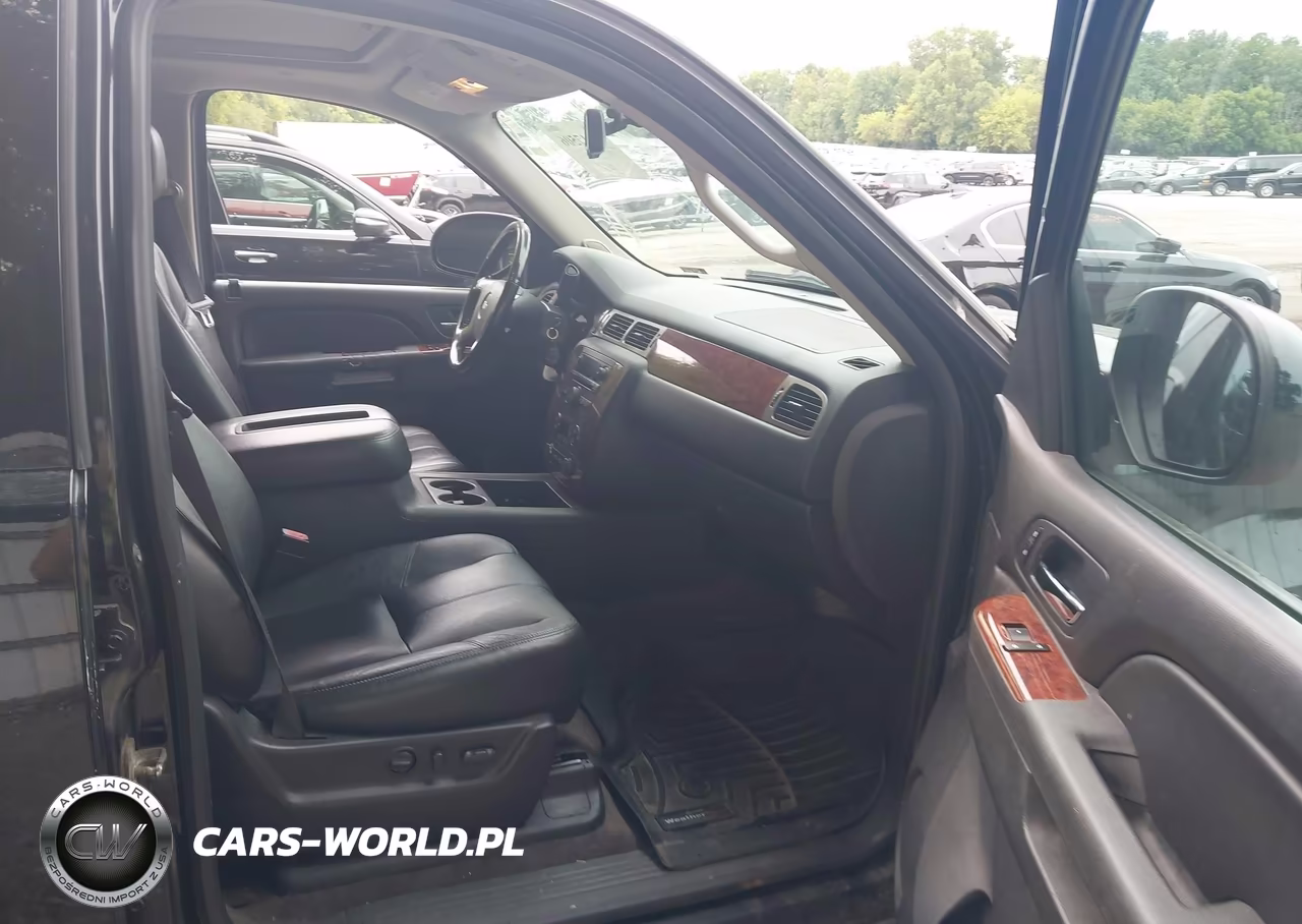 2012 Chevrolet Suburban Lt VIN:1GNSKJE70CR314740 - 5