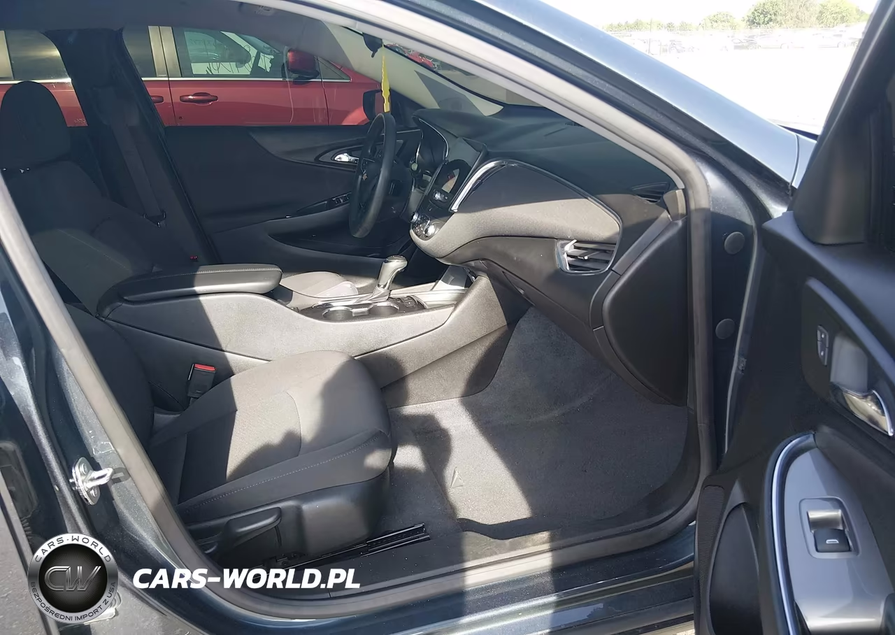 2019 Chevrolet Malibu Lt VIN:1G1ZD5ST8KF145408 - 5