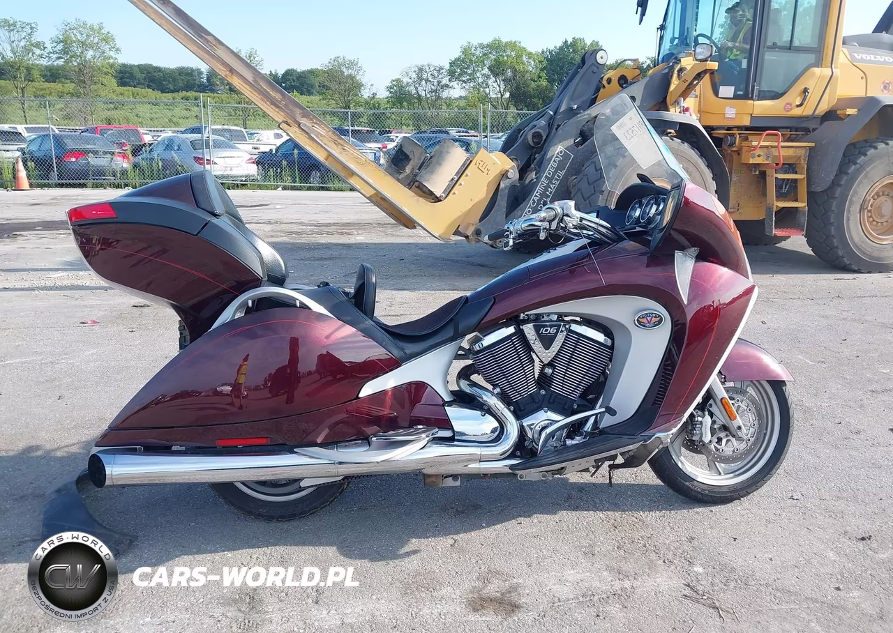 2008 Victory Motorcycles Vision Deluxe VIN:5VPSD36D883005726 - 12