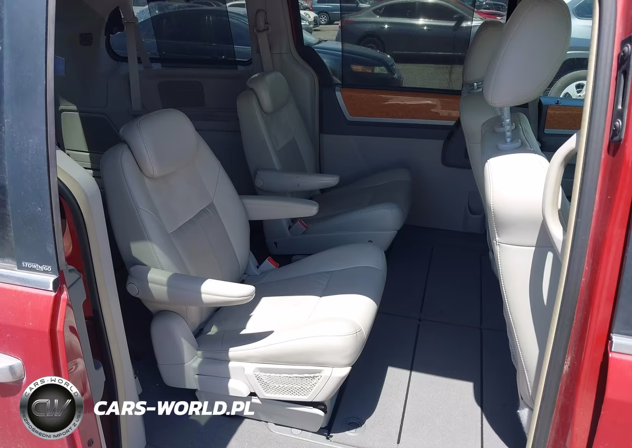 2010 Chrysler Town & Country Limited VIN:2A4RR6DX4AR137225 - 8