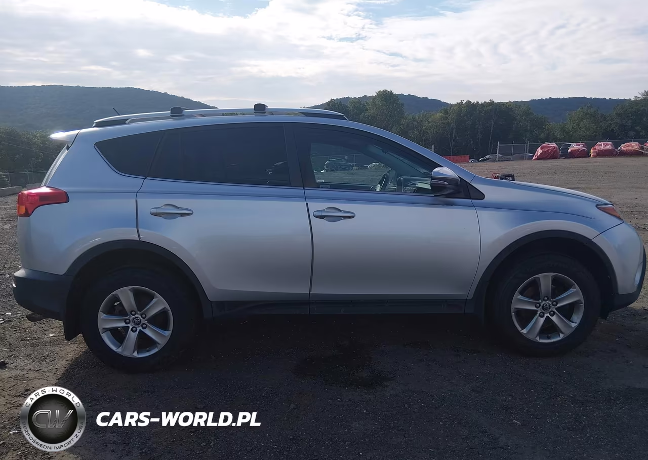 2015 Toyota Rav4 Xle VIN:2T3RFREV1FW328272 - 13