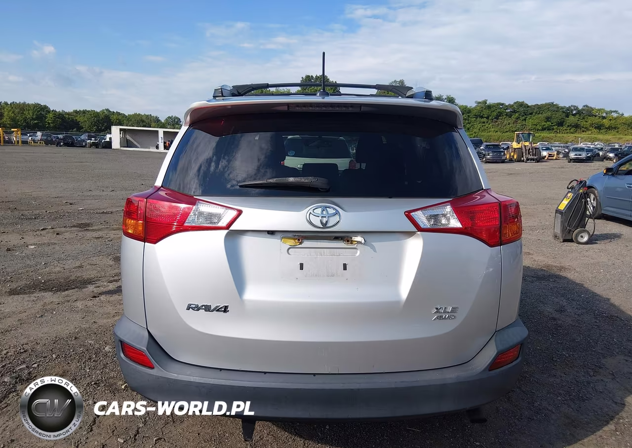 2015 Toyota Rav4 Xle VIN:2T3RFREV1FW328272 - 16