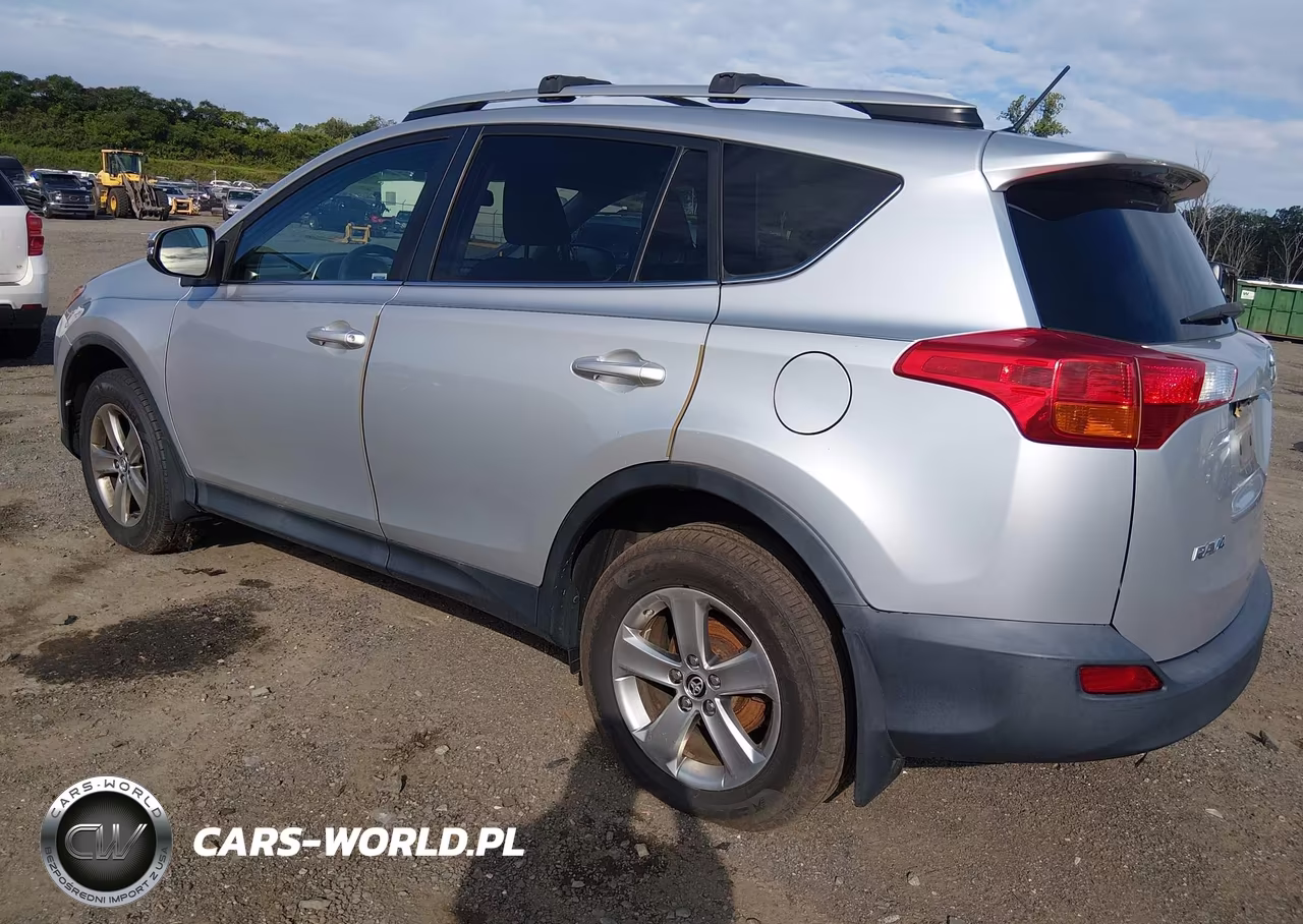 2015 Toyota Rav4 Xle VIN:2T3RFREV1FW328272 - 3