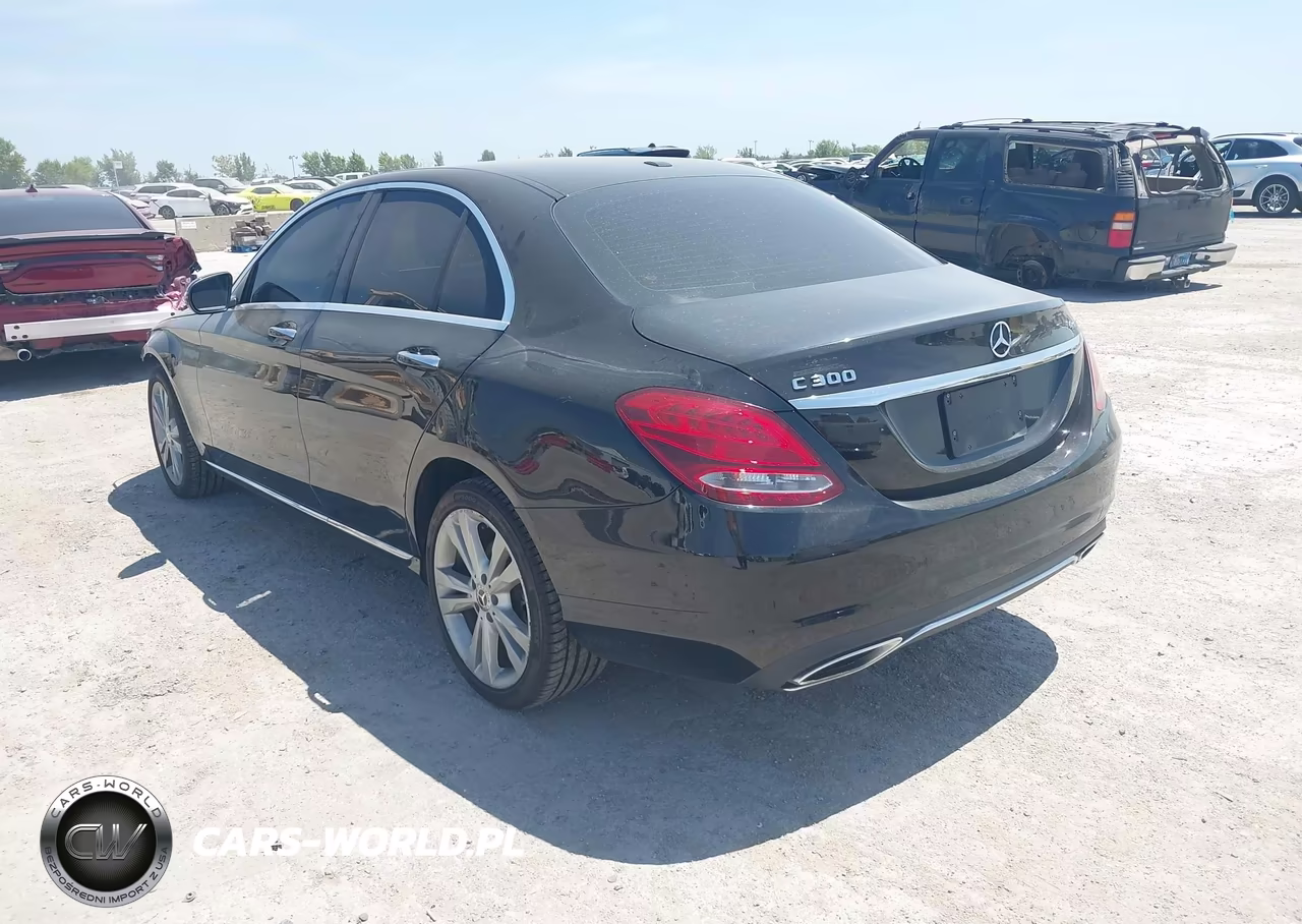 2018 Mercedes-Benz C 300 4Matic VIN:55SWF4KB4JU268968 - 3