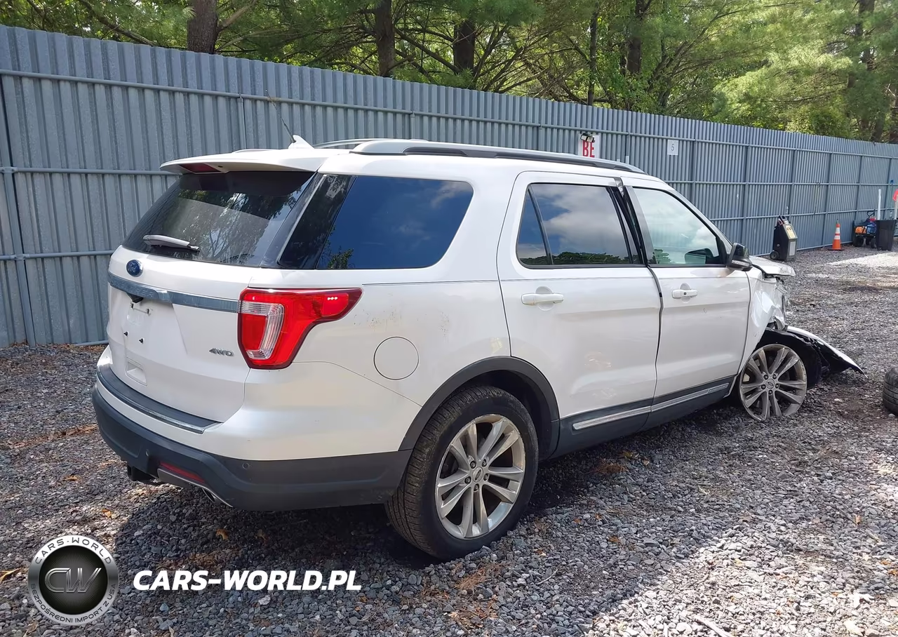 2018 Ford Explorer Xlt VIN:1FM5K8D85JGA62156 - 4