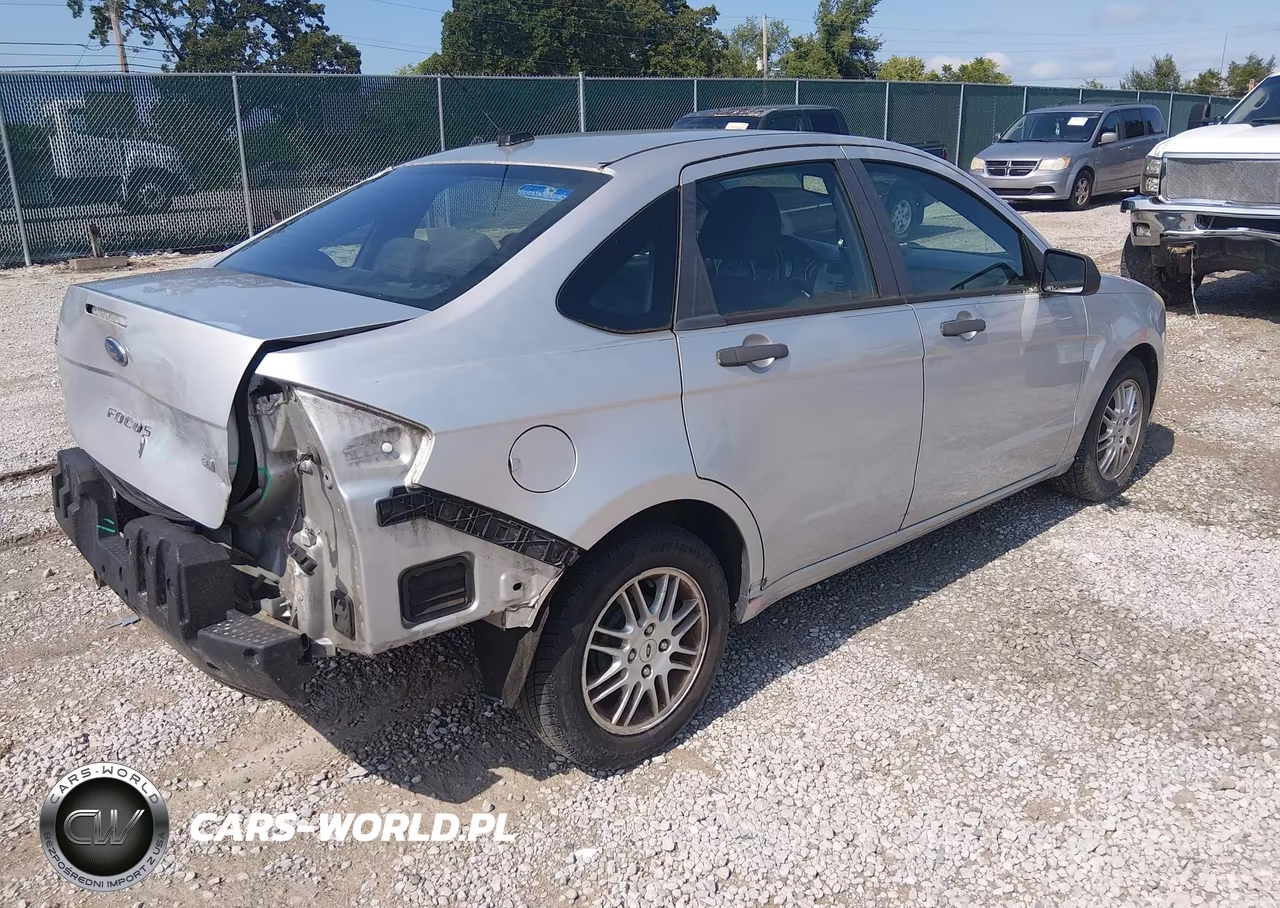 2010 Ford Focus Se VIN:1FAHP3FN2AW145337 - 4
