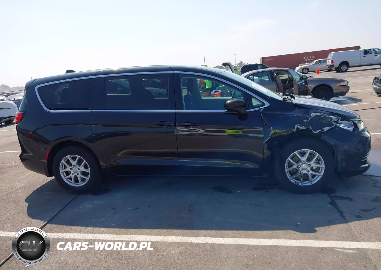 2017 Chrysler Pacifica Touring VIN:2C4RC1DG8HR522565 - 13