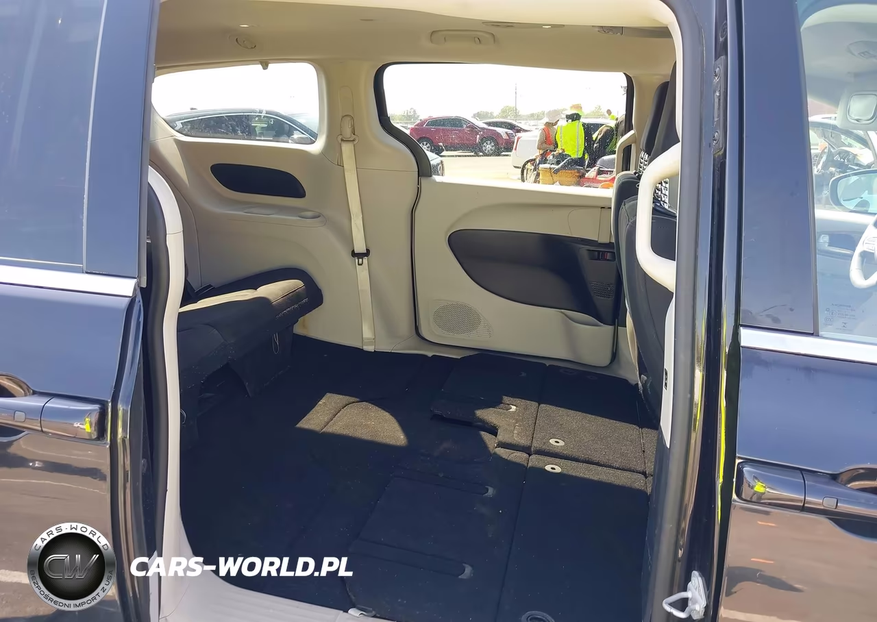 2017 Chrysler Pacifica Touring VIN:2C4RC1DG8HR522565 - 8