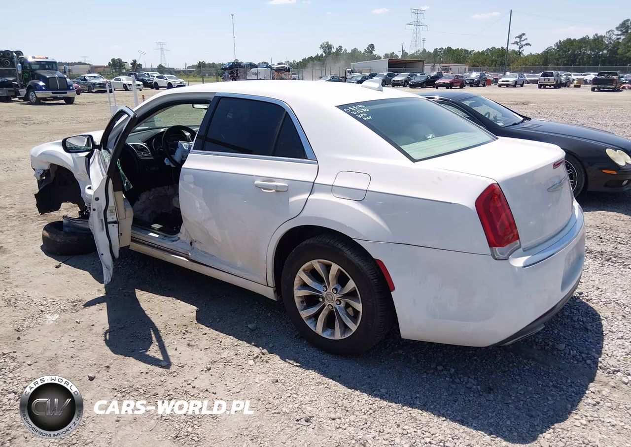 2015 Chrysler 300 Limited VIN:2C3CCAAG3FH872185 - 3