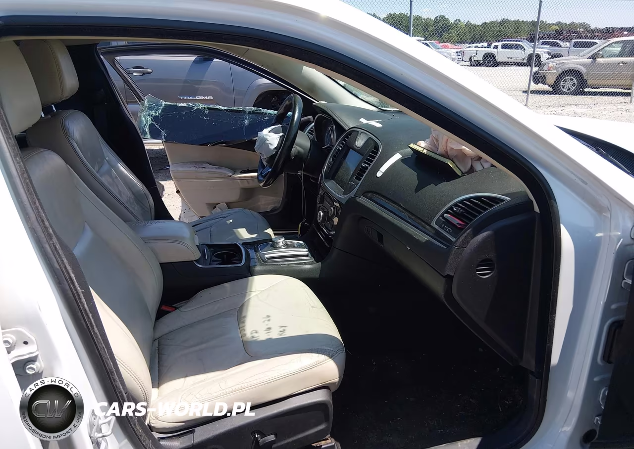 2015 Chrysler 300 Limited VIN:2C3CCAAG3FH872185 - 5