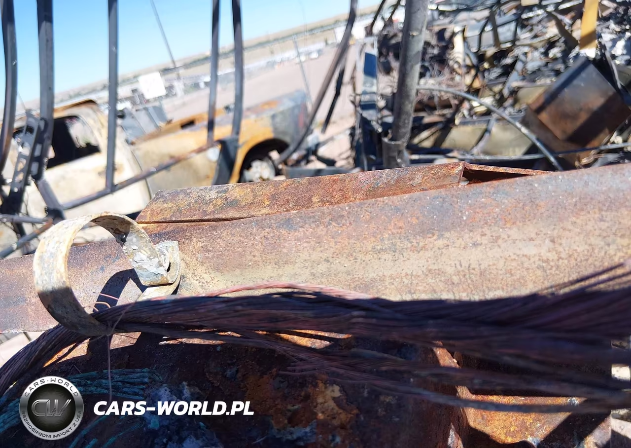 1999 Ford F550 Super Duty Stripped Chass VIN:3FCMF53S0XJA05492 - 9