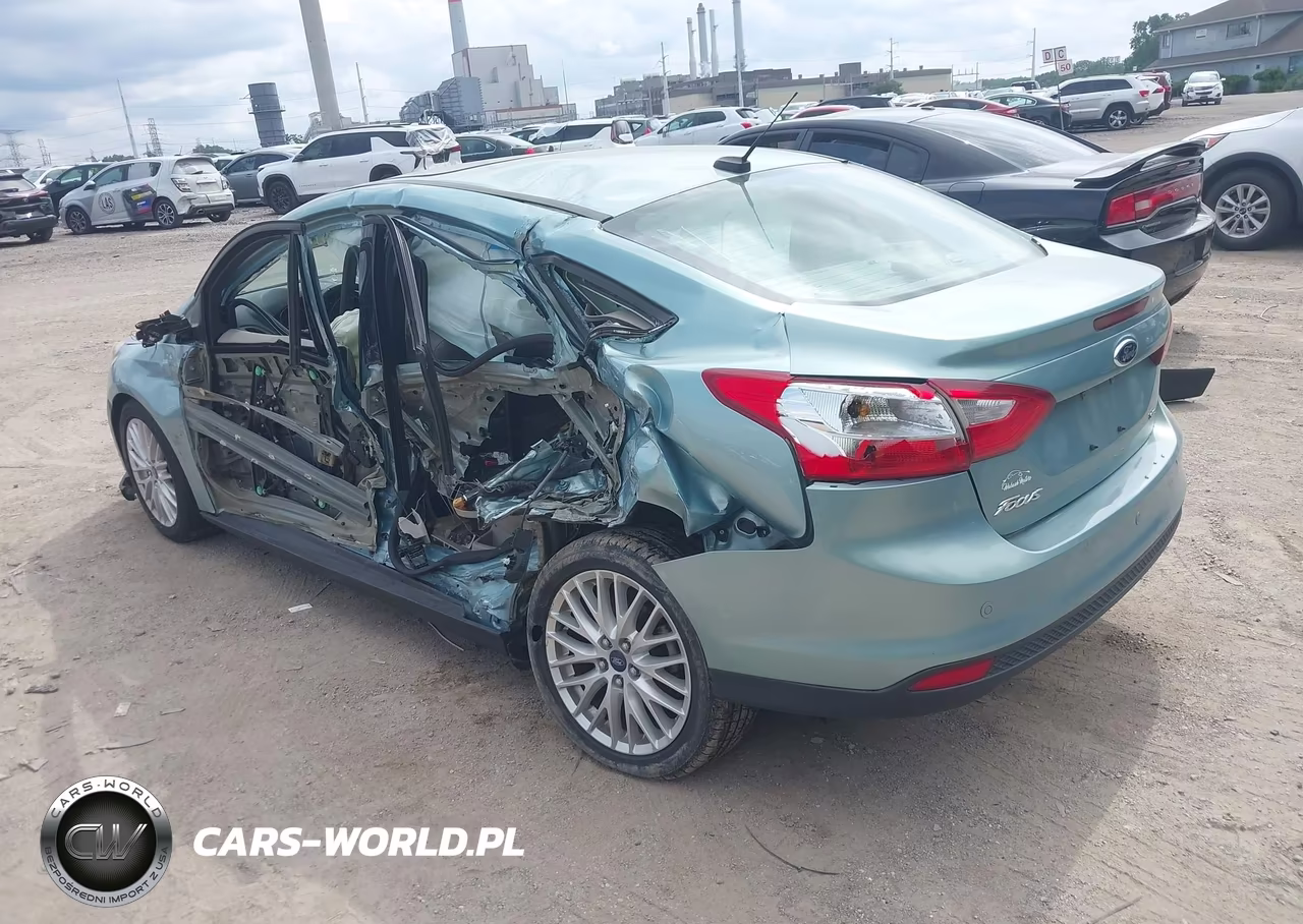 2012 Ford Focus Sel VIN:1FAHP3H27CL357917 - 3