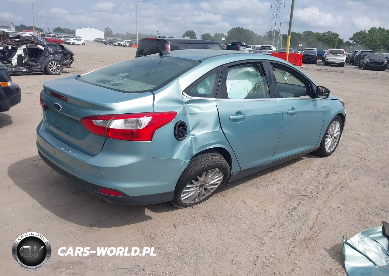 2012 Ford Focus Sel VIN:1FAHP3H27CL357917 - 4