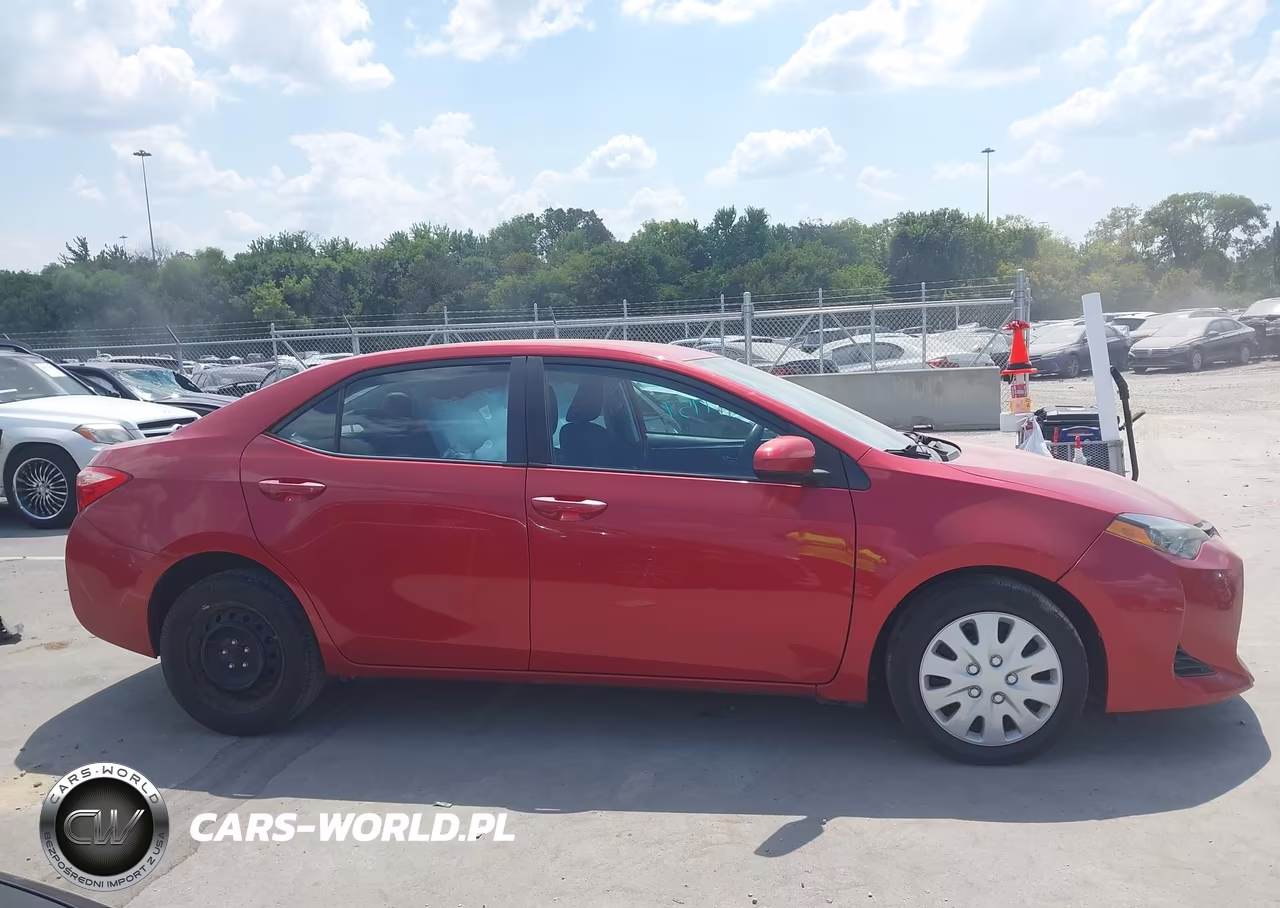 2019 Toyota Corolla Le VIN:2T1BURHE7KC157843 - 12