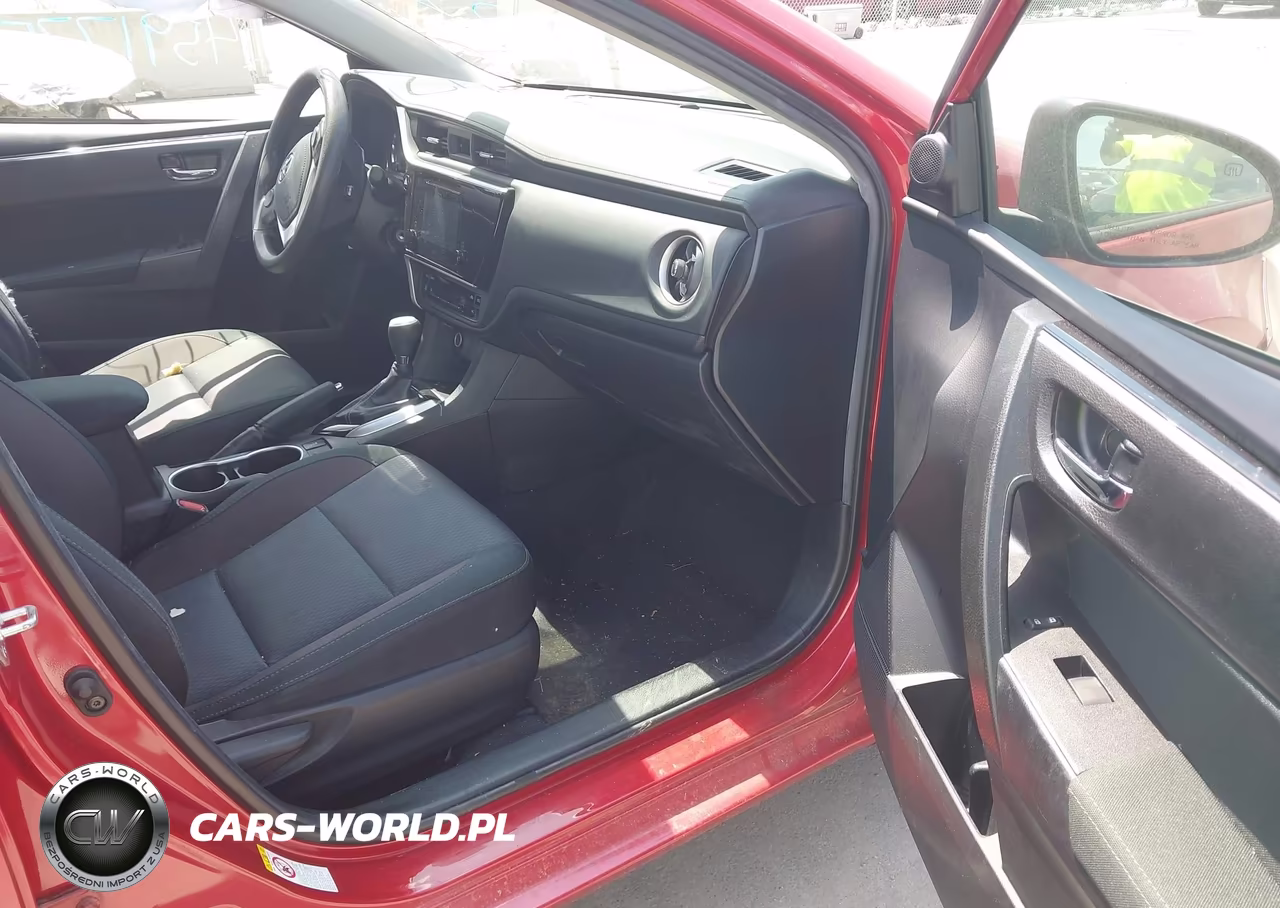 2019 Toyota Corolla Le VIN:2T1BURHE7KC157843 - 5