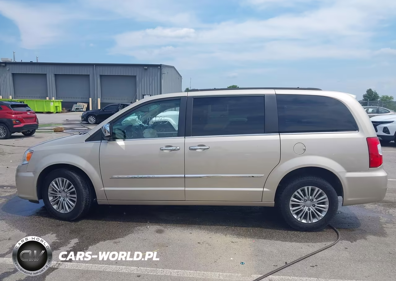 2015 Chrysler Town & Country Touring-L VIN:2C4RC1CG5FR676553 - 14