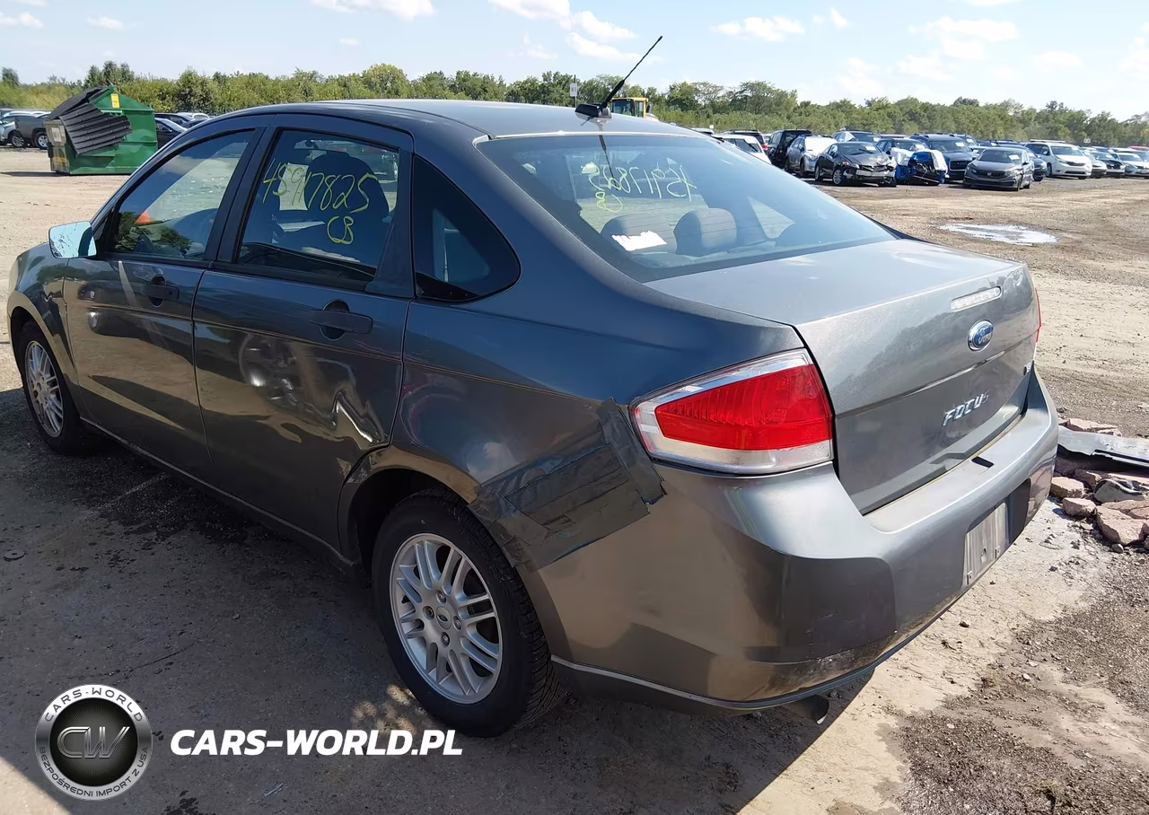 2010 Ford Focus Se VIN:1FAHP3FN6AW187333 - 3