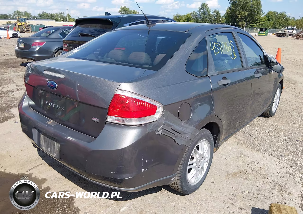 2010 Ford Focus Se VIN:1FAHP3FN6AW187333 - 4
