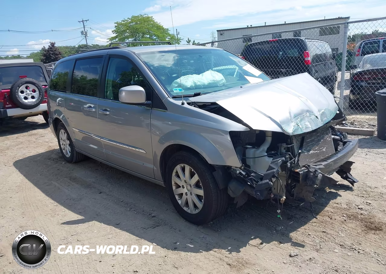 2016 Chrysler Town & Country Touring