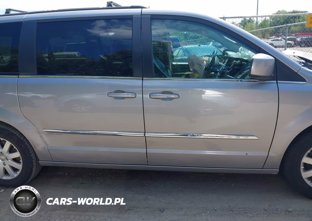 2016 Chrysler Town & Country Touring VIN:2C4RC1BG3GR302042 - 14