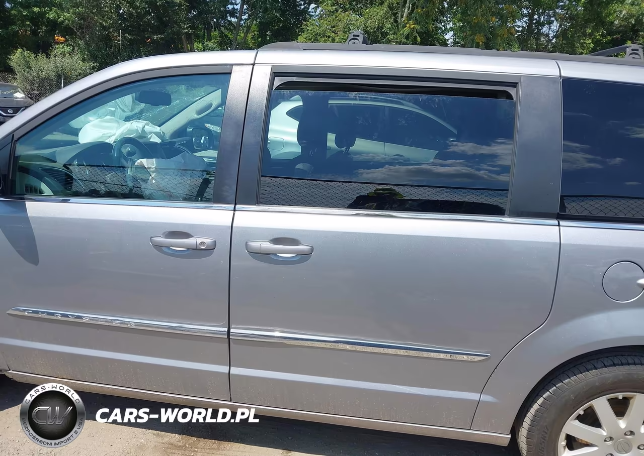 2016 Chrysler Town & Country Touring VIN:2C4RC1BG3GR302042 - 15