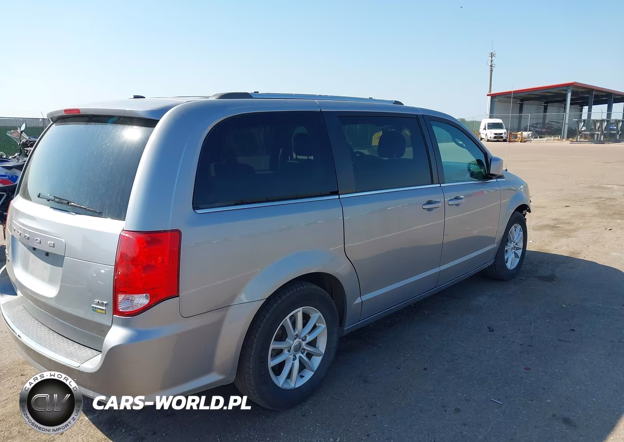 2018 Dodge Grand Caravan Sxt VIN:2C4RDGCG4JR326114 - 4