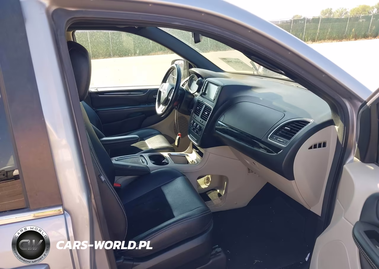 2018 Dodge Grand Caravan Sxt VIN:2C4RDGCG4JR326114 - 5
