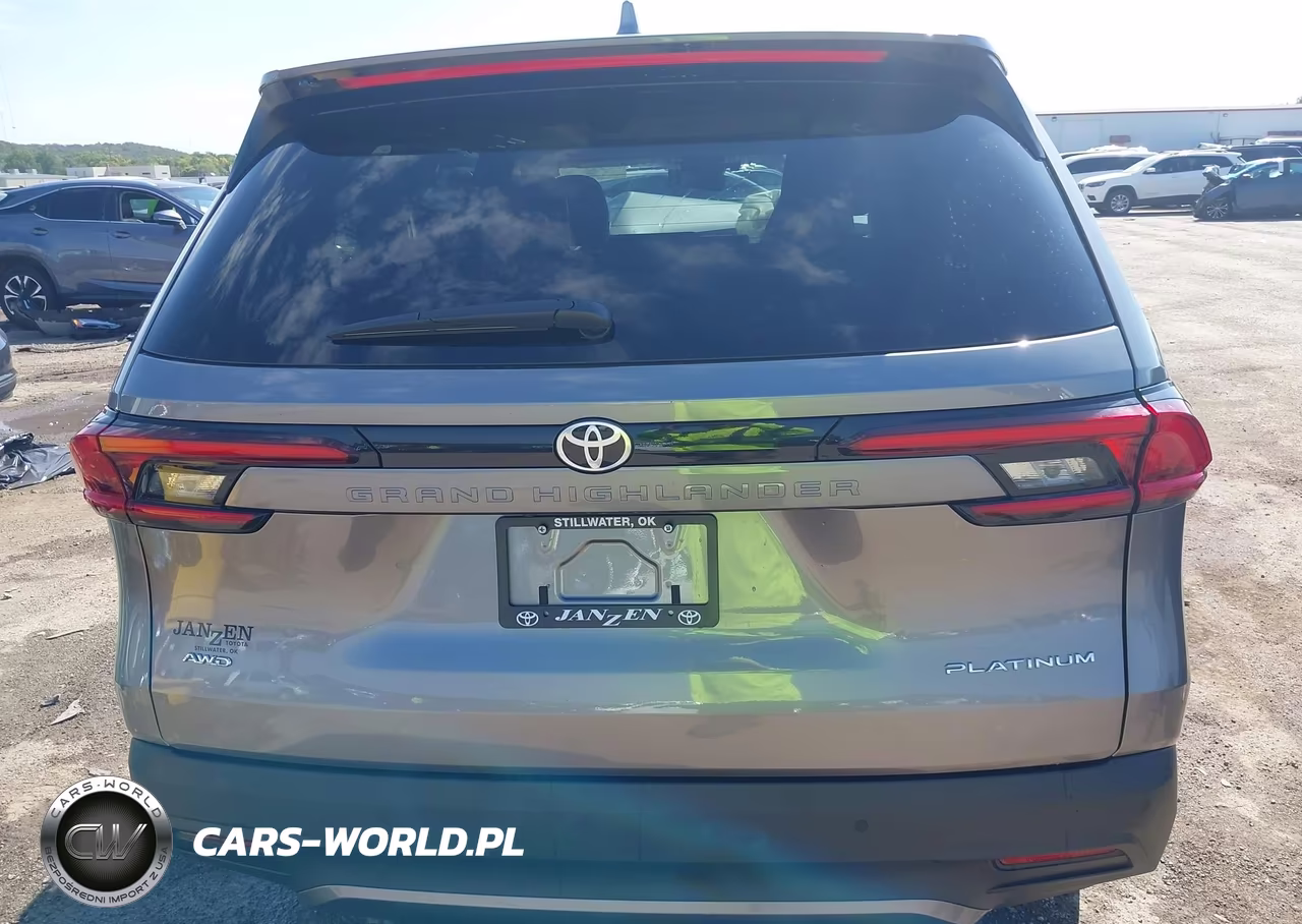 2025 Toyota Grand Highlander Platinum VIN:5TDAAAB55SS085210 - 16
