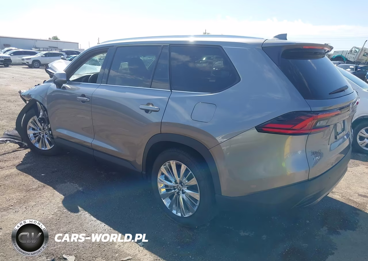 2025 Toyota Grand Highlander Platinum VIN:5TDAAAB55SS085210 - 3