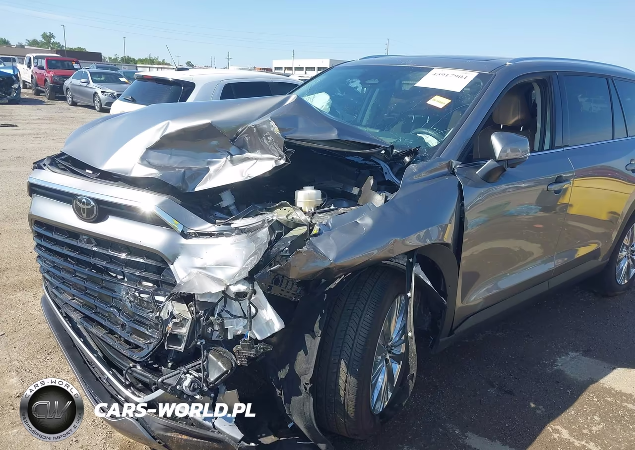 2025 Toyota Grand Highlander Platinum VIN:5TDAAAB55SS085210 - 6