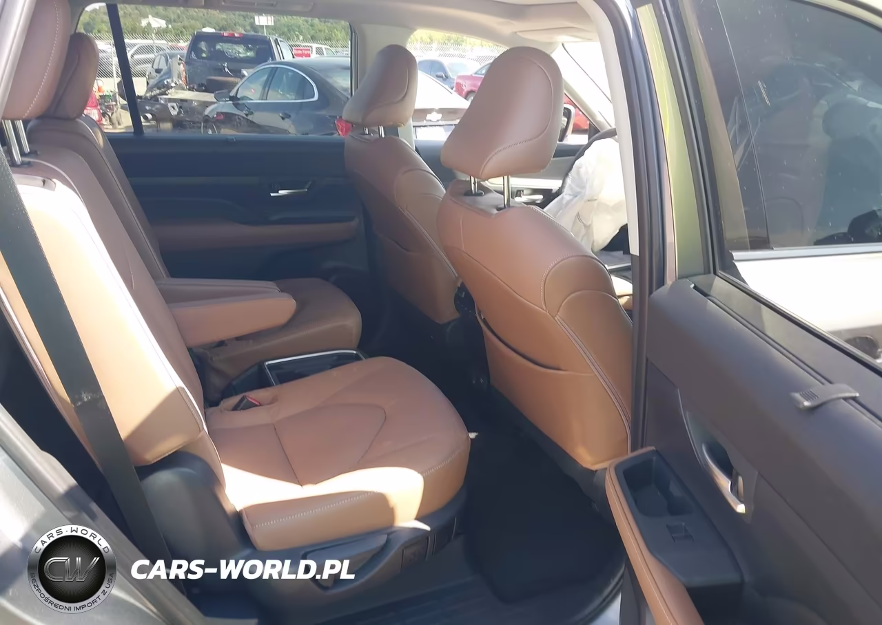 2025 Toyota Grand Highlander Platinum VIN:5TDAAAB55SS085210 - 8