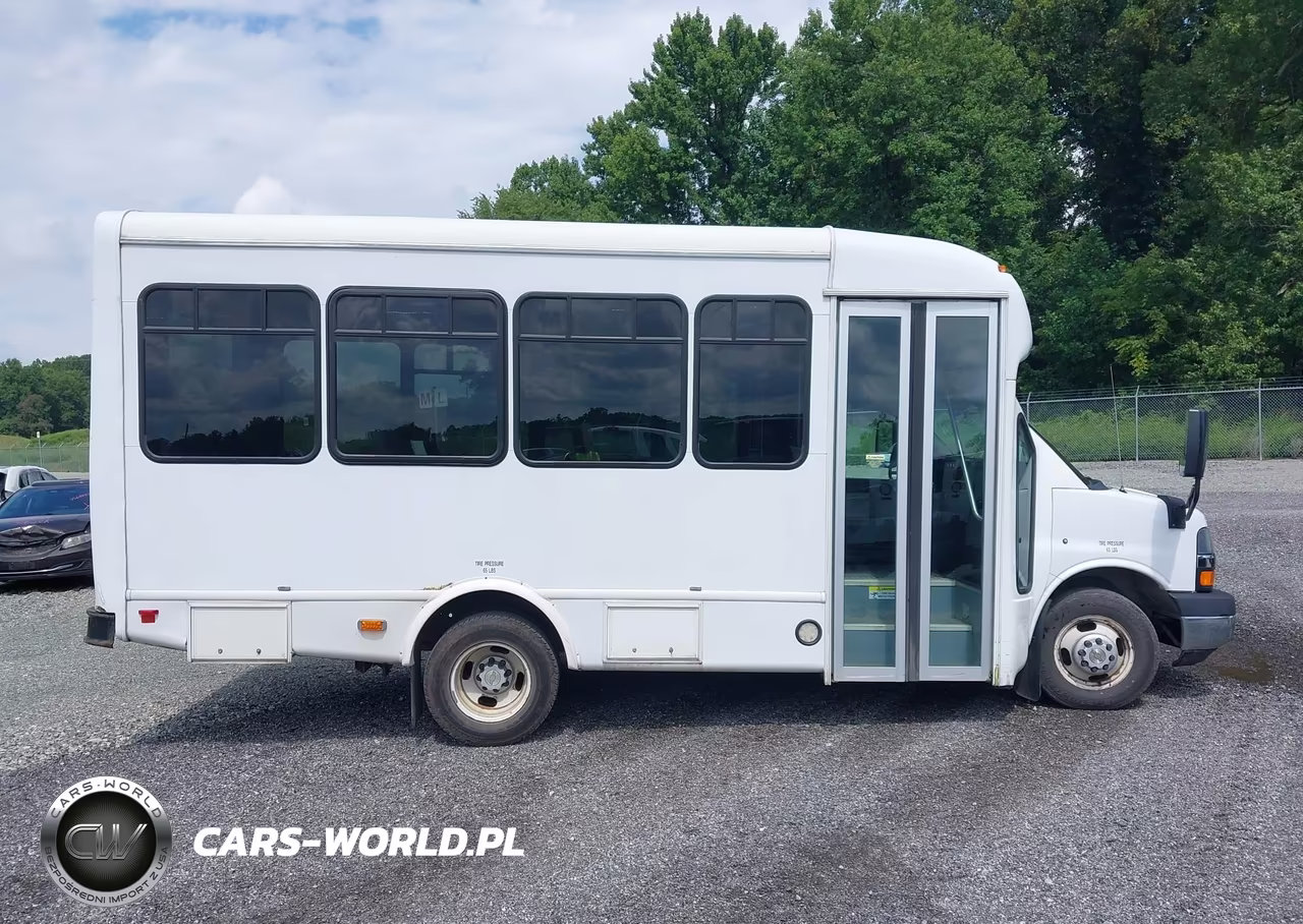 2015 Chevrolet Express Cutaway 3500 Diesel VIN:1GB3G2BL4F1160708 - 18
