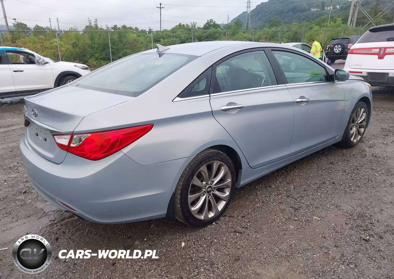 2011 Hyundai Sonata Se VIN:5NPEC4AC6BH129220 - 4