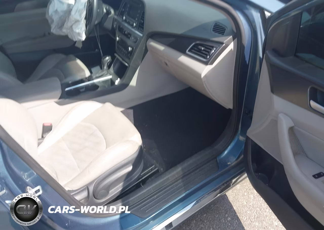 2015 Hyundai Sonata Sport VIN:5NPE34AF2FH241190 - 5