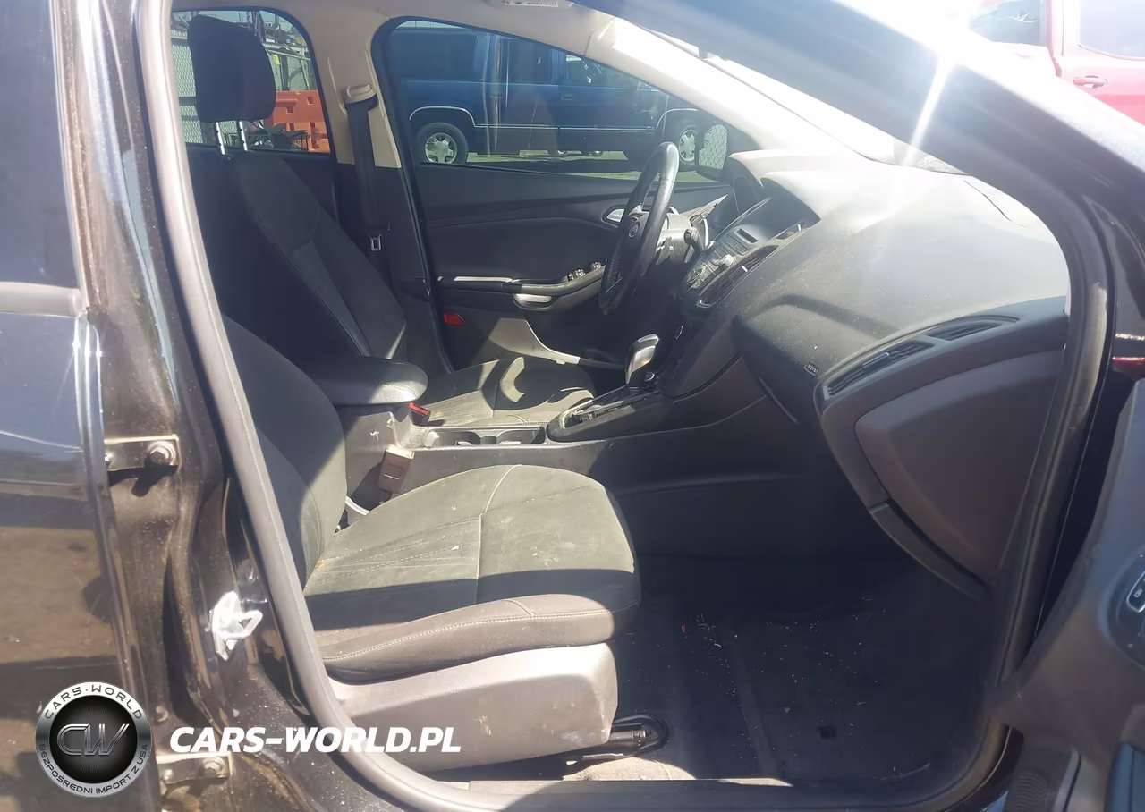 2015 Ford Focus Se VIN:1FADP3K23FL230870 - 5