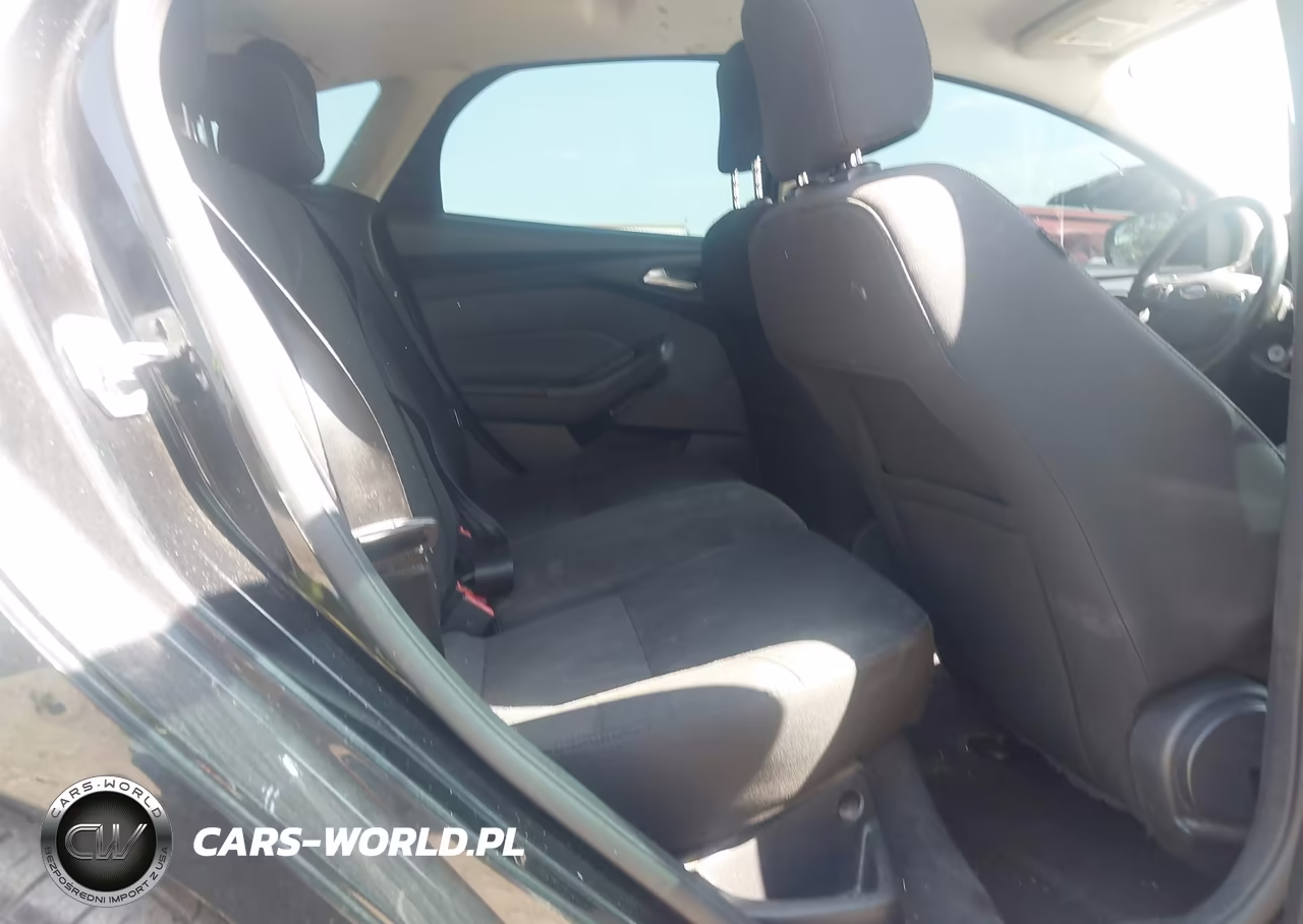 2015 Ford Focus Se VIN:1FADP3K23FL230870 - 8
