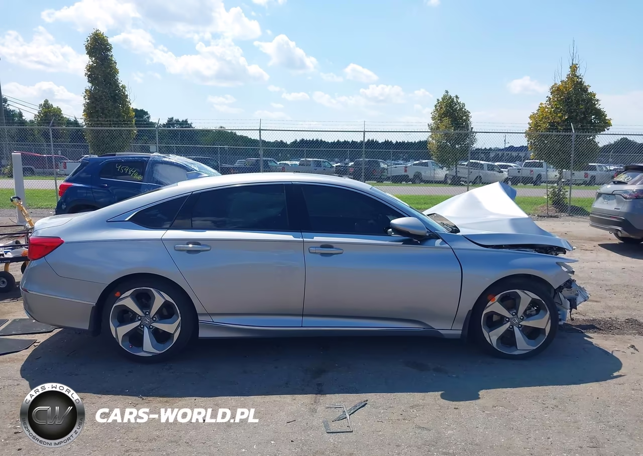2018 Honda Accord Touring 2.0T VIN:1HGCV2F95JA049918 - 13