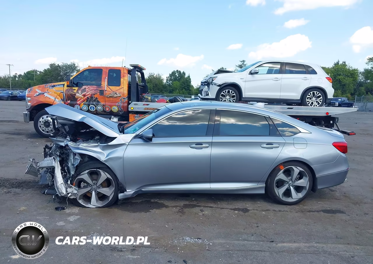 2018 Honda Accord Touring 2.0T VIN:1HGCV2F95JA049918 - 14