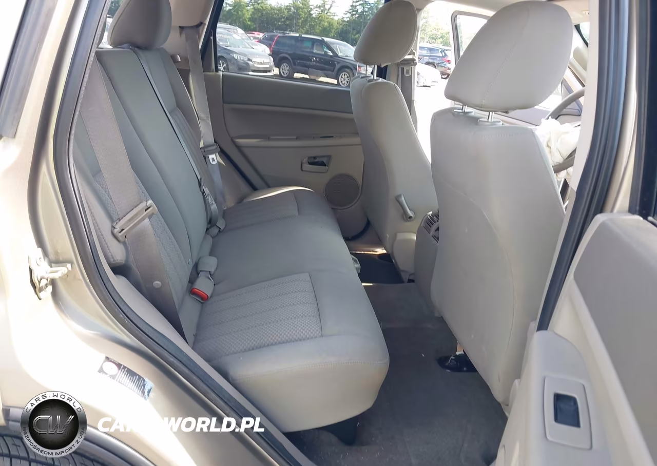 2005 Jeep Grand Cherokee Laredo VIN:1J8HS48N75C566501 - 8