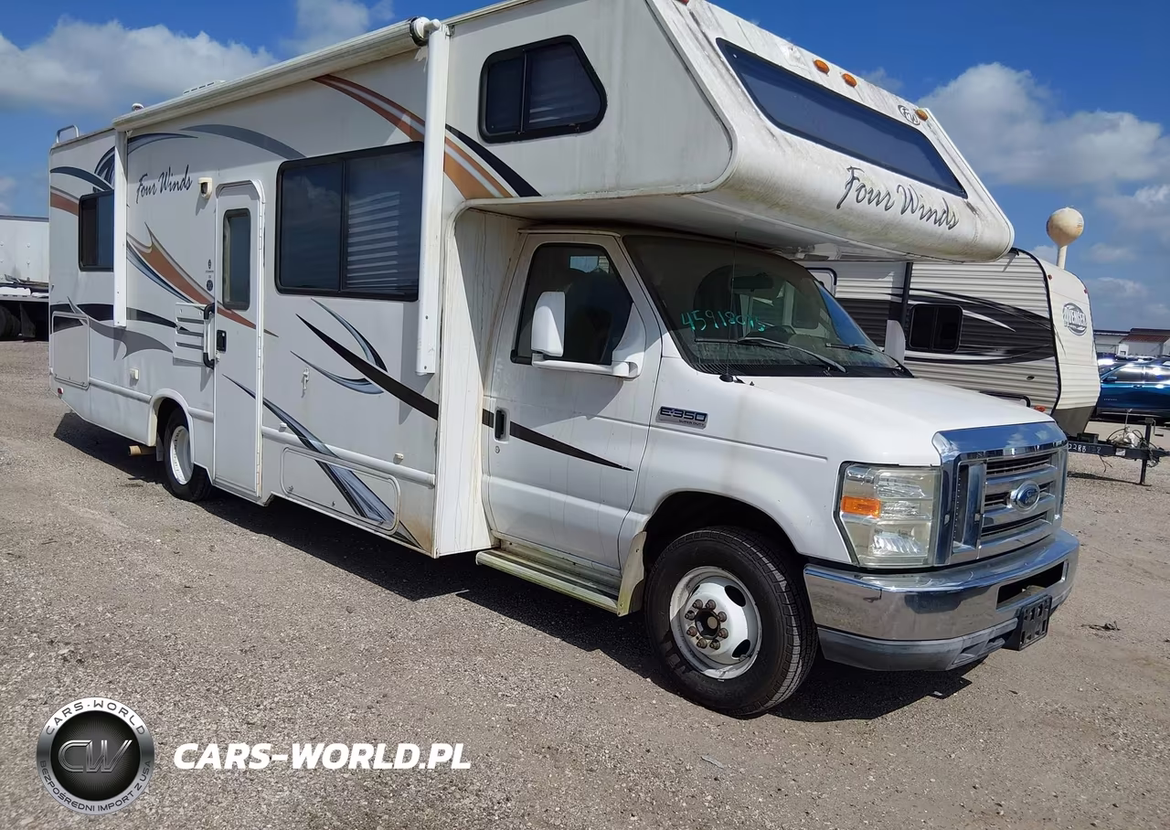2010 Ford E-350 Cutaway
