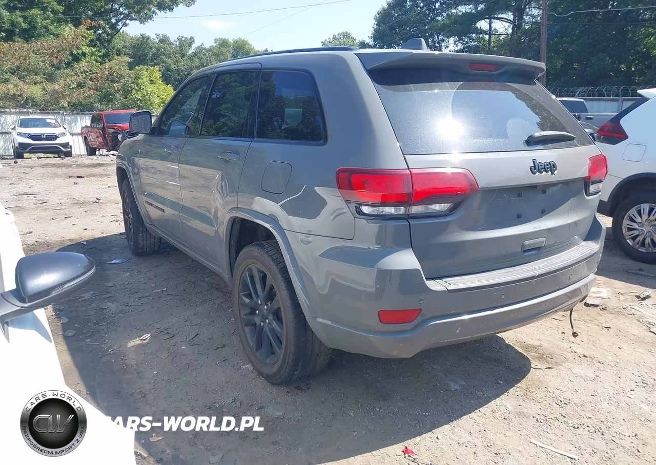 2020 Jeep Grand Cherokee Altitude 4X2 VIN:1C4RJEAG0LC440736 - 3