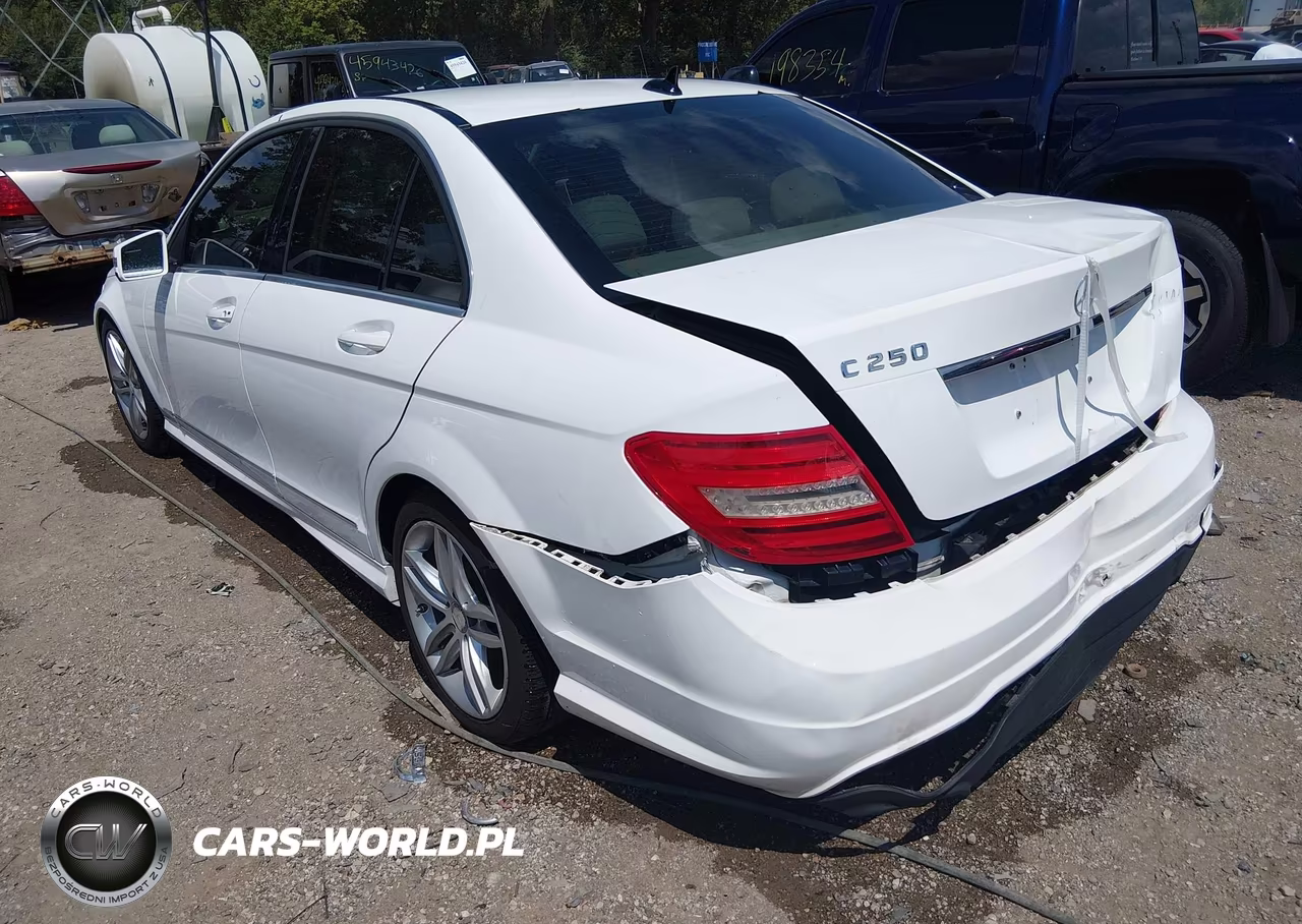 2014 Mercedes-Benz C 250 Sport VIN:WDDGF4HB2ER312954 - 3