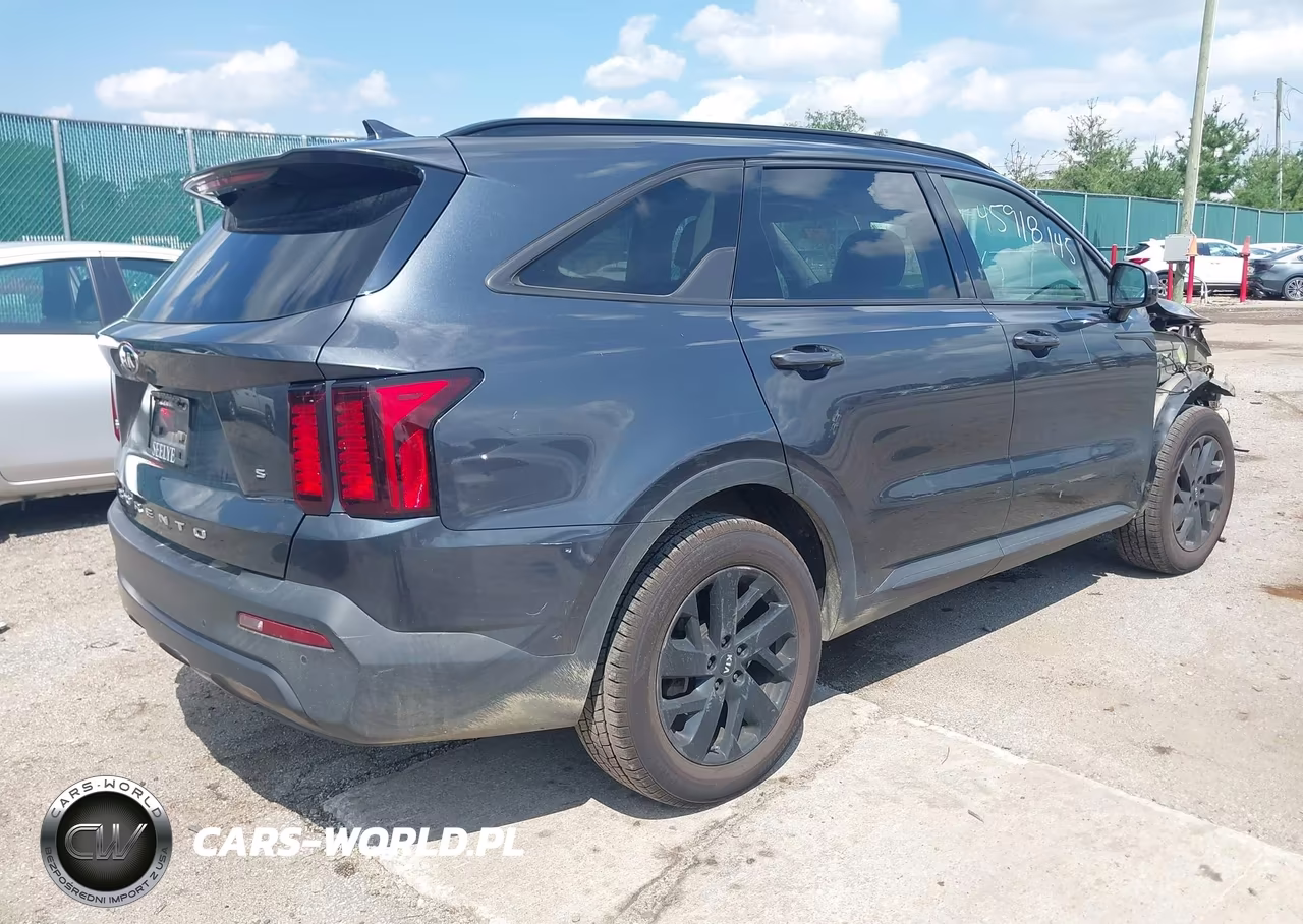 2021 Kia Sorento S VIN:5XYRLDLC0MG026111 - 4