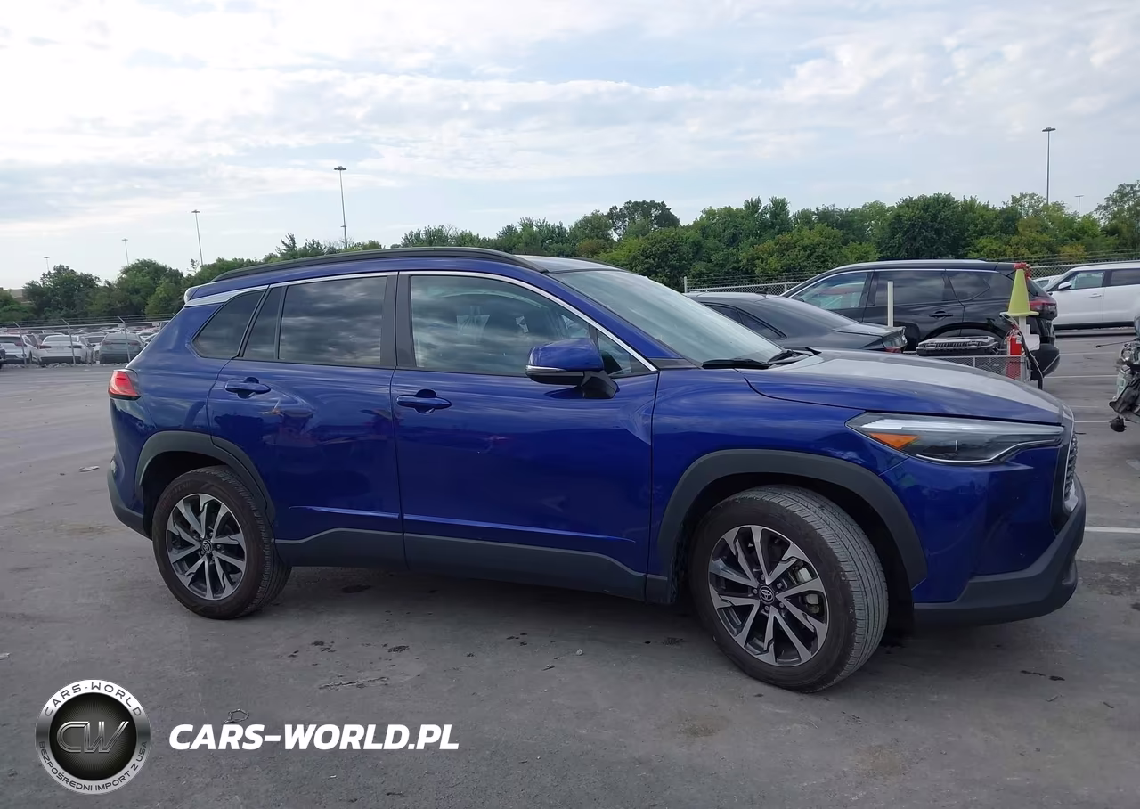 2023 Toyota Corolla Cross Xle VIN:7MUDAABGXPV074618 - 13
