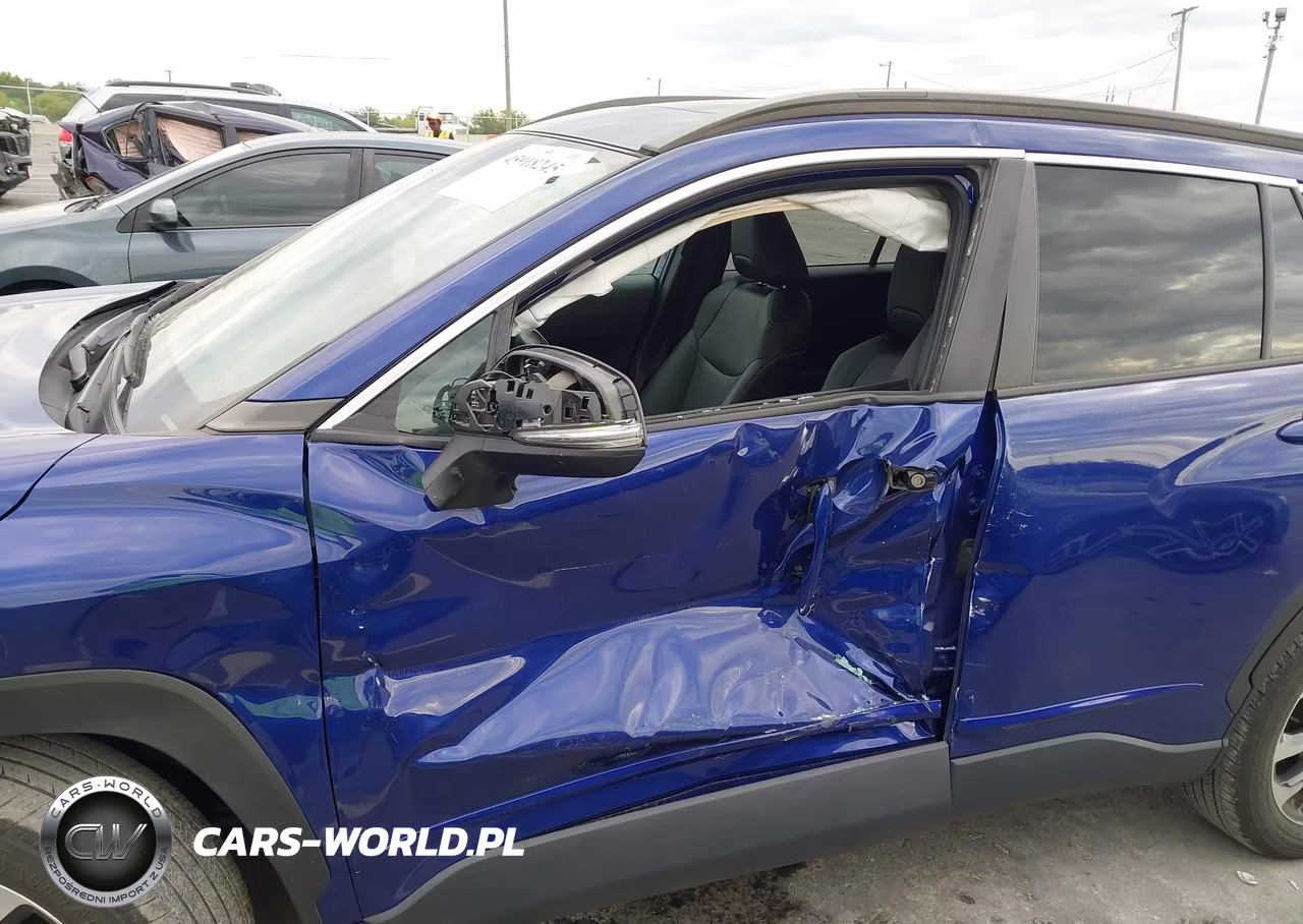 2023 Toyota Corolla Cross Xle VIN:7MUDAABGXPV074618 - 6