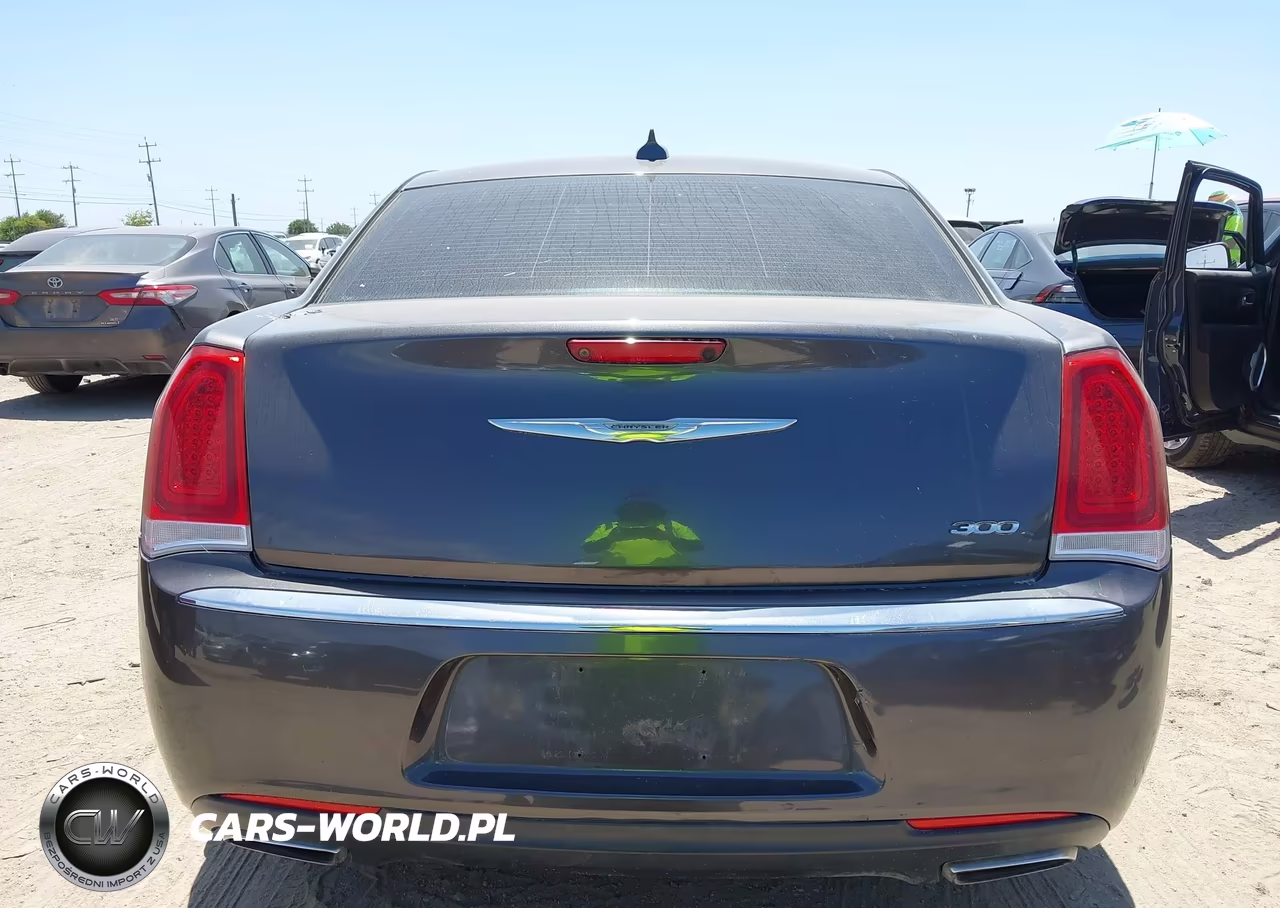 2017 Chrysler 300C VIN:2C3CCAEG7HH662637 - 16